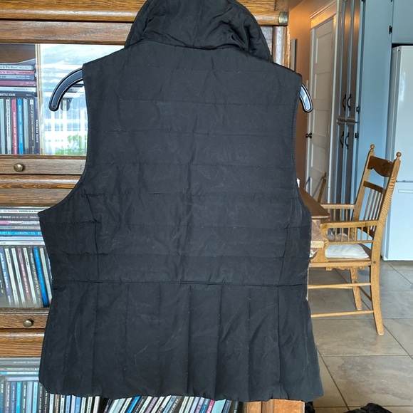 Awesome Black KENNETH COLE ‘Reaction’ Down Puffer Vest Size Medium - Picture 2 of 10